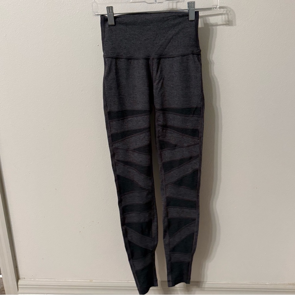 Lululemon 28” Gray Leggings with Mesh Detailing